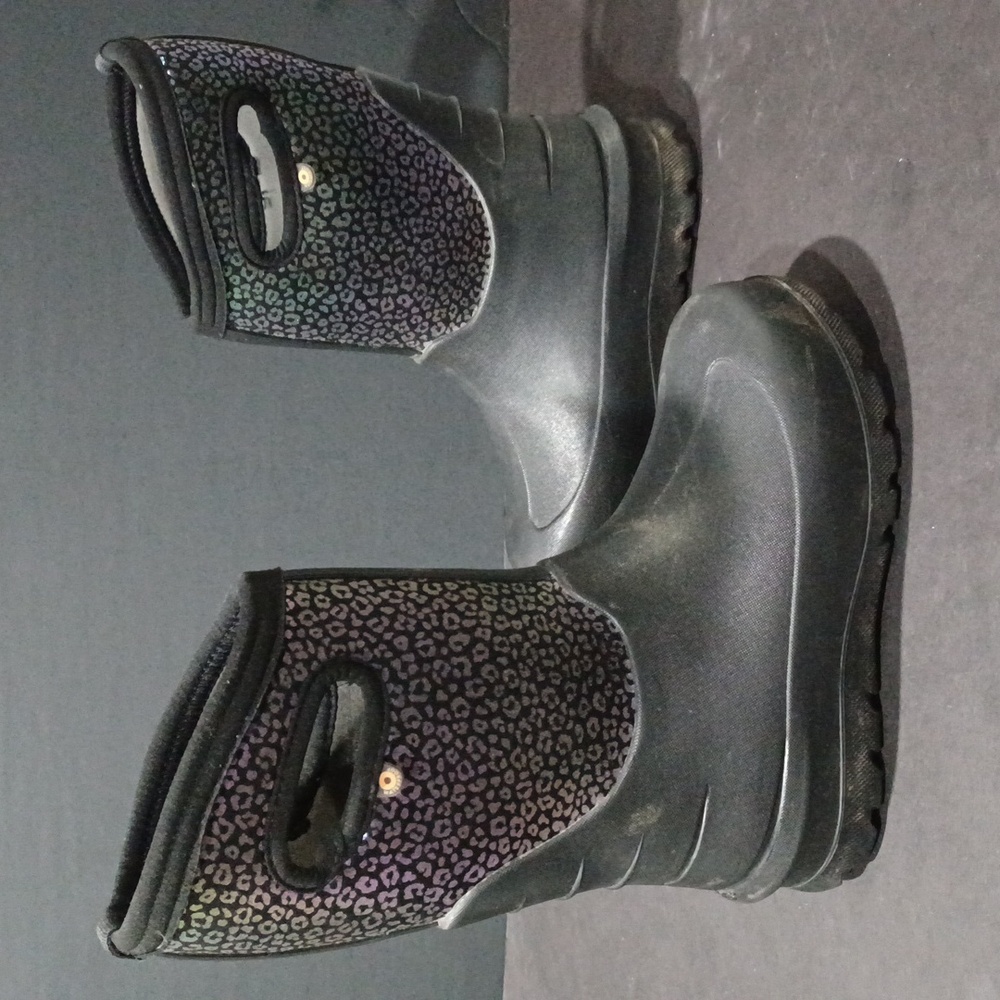 BOGS NEO CLASSIC RBELP BOYS WINTER WATERPROOF BOOTS Sz 2 PRE-OWNED